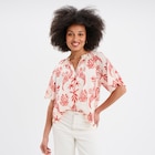 Promo Blouse manches courtes papillons coton ecru femme à 10,00 € dans le catalogue La Halle à Lille
