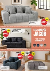 Promos Pouf dans le catalogue "Meublez-vous de bonnes affaires" de Maxi Bazar Pouf en promo dans le catalogue Maxi Bazar à la page 7