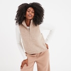 Promo Pull col camionneur sans manches beige femme à 25,99 € dans le catalogue La Halle à Otterswiller