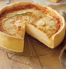 Promo QUICHE AUX FROMAGES à 15,50 € dans le catalogue Intermarché à Niort