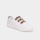 Tennis basses à scratchs blanc femme dans le catalogue La Halle