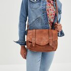 Sac cartable avec bandoulière marron cognac femme - La Halle à Pantin Sac cartable avec bandoulière marron cognac femme en promo chez La Halle Pantin à 29,99 €