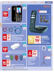 Promos Chargeur usb dans le catalogue "Réveillons Noël : Tout l'électronique à prix magiques" de Auchan Hypermarché à la page 11