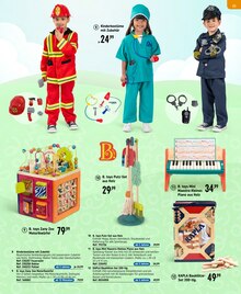 Faschingskostüme im Smyths Toys Prospekt "Spielzeug Katalog" mit 340 Seiten (Offenbach (Main))