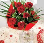 BOUQUET 7 ROSES 50 CM ROUGE AVEC FEUILLAGES en promo chez Intermarché BOUQUET 7 ROSES 50 CM ROUGE AVEC FEUILLAGES dans le catalogue Intermarché