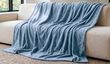 Teddy-Wohndecke im Angebot bei E center in Darmstadt Teddy-Wohndecke Angebote von DEKOR bei E center Darmstadt für 9,99 €
