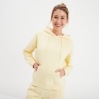 Promo Sweat hoodie molleton à capuche jaune clair femme à 15,99 € dans le catalogue La Halle à Otterswiller