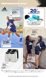 Offre Vêtements dans le catalogue Carrefour du moment à la page 4