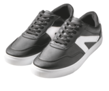 Damen Sneaker bei Woolworth im Dautphetal Prospekt für 10,00 €