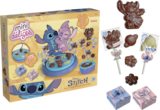 Atelier de confection chocolat stitch et angel - MINI DELICES - JouéClub à Saint-Étienne Atelier de confection chocolat stitch et angel - MINI DELICES en promo chez JouéClub Saint-Étienne à 34,99 €