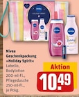 Aktuelles Geschenkpackung »Holiday Spirit« Angebot bei REWE in Nürnberg ab 10,49 €