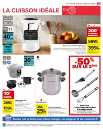 Offre Robot Cuiseur dans le catalogue Carrefour du moment à la page 11