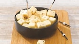 Dés de fromages Gouda au cumin ou mimolette et gouda ou gouda aux noix en promo chez Super U Dés de fromages Gouda au cumin ou mimolette et gouda ou gouda aux noix dans le catalogue Super U