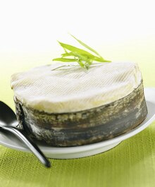 Fromage Au Pesto - Géant Casino Fromage Au Pesto à 7,95 € dans le catalogue Géant Casino "Black Friday, jusqu'à -90% d'économies"