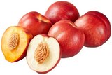 Gelb- oder weißfleischige Nektarinen von  im aktuellen REWE Prospekt für 3,99 €