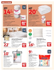 Promos Oreiller dans le catalogue "BIEN AU CHAUD" de Auchan Hypermarché Oreiller en promo dans le catalogue Auchan Hypermarché à la page 4