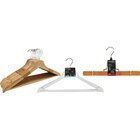 SUR TOUS LES CINTRES EN BOIS - CARREFOUR HOME en promo chez Carrefour SUR TOUS LES CINTRES EN BOIS - CARREFOUR HOME dans le catalogue Carrefour