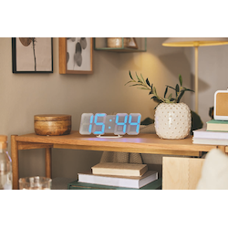 LED-Wand- und Tischuhr
