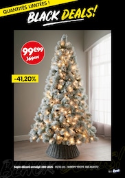 Offre Sapin Artificiel dans le catalogue B&M du moment à la page 13