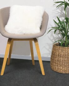Echtfellkissen* bei toom Baumarkt in Nürnberg Echtfellkissen* im Angebot bei toom Baumarkt Nürnberg für 19,99 €