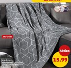 Kuscheldecke Angebote von HOME IDEAS bei Penny Plauen für 15,99 €