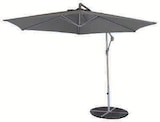 Parasol excentré rond 3m ou carré 2,5x2,5m en promo chez Super U Besançon à 59,99 €