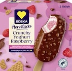 Eis Crunchy Yoghurt Raspberry oder White Chocolate & Cookie Angebote von EDEKA Herzstücke bei E center Offenbach