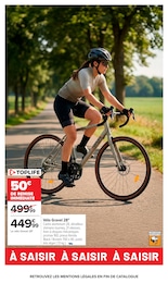 Offre Sport dans le catalogue Carrefour du moment à la page 3