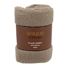 Promo Plaid teddy 130*160cm beige à 12,99 € dans le catalogue B&M ""