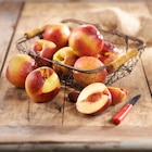 Nectarine blanche en promo chez Carrefour Market Nectarine blanche dans le catalogue Carrefour Market