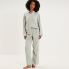 Ensemble pyjama chemise gaze de coton vert clair femme en promo chez La Halle Créteil à 20,99 €