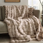 Felldecke von bugatti im aktuellen Höffner Prospekt