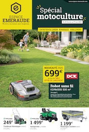 Promos Tondeuse Autoportée dans le catalogue "Spécial motoculture" de Espace Emeraude Tondeuse Autoportée en promo dans le catalogue Espace Emeraude à la page 1