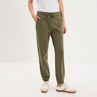 Pantalon de jogging molletonné vert kaki femme à 15,99 € dans le catalogue La Halle