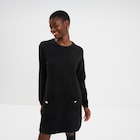 Robe tricot ajustée 2 poches noir femme en promo chez La Halle Robe tricot ajustée 2 poches noir femme dans le catalogue La Halle