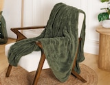 Plaid Sherpa OPAL en promo chez La Foir’Fouille Plaid Sherpa OPAL dans le catalogue La Foir’Fouille