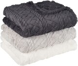 Jacquard Wohndecke Angebote bei REWE Bonn für 17,99 €