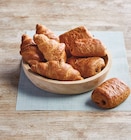 4 croissants + 4 pains au chocolat - U en promo chez Hyper U Saintes à 4,16 €