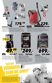 Kaffeevollautomat im MEDIMAX Prospekt in Lüneburg Aktueller MEDIMAX Prospekt mit Kaffeevollautomat, "WARM ANZIEHEN, COOL SHOPPEN", Seite 9