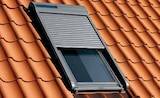Volet roulant solaire fenêtre de toit Velux SSL SK06 S - VELUX en promo chez Castorama Volet roulant solaire fenêtre de toit Velux SSL SK06 S - VELUX dans le catalogue Castorama