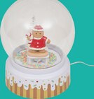 Boule Décorative Noël Musicale Effet Neige Fééric - Intermarché Express Boule Décorative Noël Musicale Effet Neige Fééric à 7,99 € dans le catalogue Intermarché Express