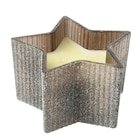 Große Kerze im weihnachtlichen Design im Ernstings family Prospekt zum Preis von 5,99 €