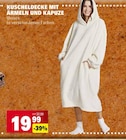 Marktkauf Fellbach - Kuscheldecke mit Ärmeln und Kapuze Angebot im Prospekt Kuscheldecke mit Ärmeln und Kapuze bei Marktkauf im Fellbach Prospekt für 19,99 €