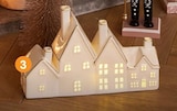 Maison village blanche à 9,99 € dans le catalogue B&M