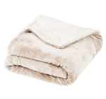 Plaid - PILOU PILOU en promo chez Gifi Lyon à 9,99 €