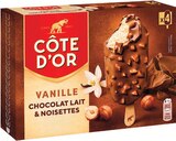 Bâtonnets de glace à la vanille enrobés de chocolat lait et noisettes - CÔTE D'OR en promo à 2,89 € chez Intermarché Super Bâtonnets de glace à la vanille enrobés de chocolat lait et noisettes - CÔTE D'OR dans le catalogue Intermarché Super