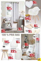 Offre Voilage dans le catalogue Bazarland du moment à la page 7