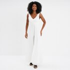 Combinaison pantalon avec voile jupe blanc femme - La Halle à La Rochelle Combinaison pantalon avec voile jupe blanc femme en promo chez La Halle La Rochelle à 32,19 €