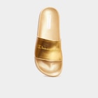 Promo Claquettes métallisées Champion jaune or femme à 11,49 € dans le catalogue La Halle à Thiais
