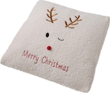 dm-drogerie markt Herzogenrath - Kissen "Merry Christmas" Rentiergesicht, Teddystoff, creme (45x45 cm) Angebot im Prospekt Kissen "Merry Christmas" Rentiergesicht, Teddystoff, creme (45x45 cm) bei dm-drogerie markt im Herzogenrath Prospekt für 13,95 €